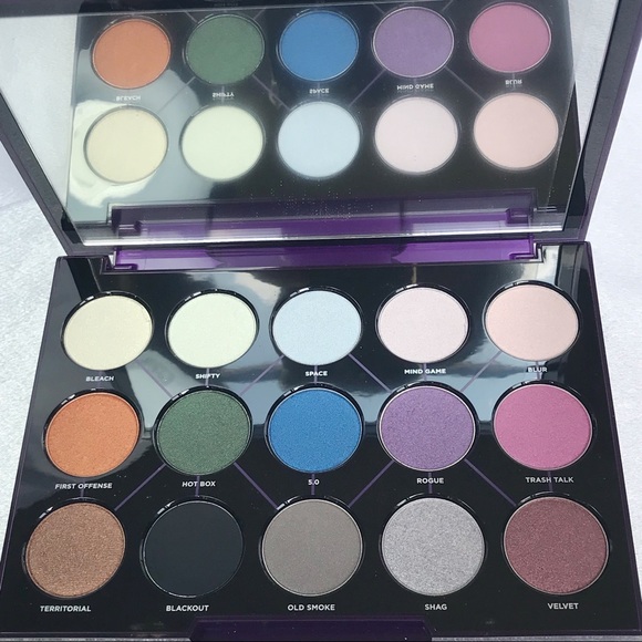 🎉HP🎉🆕Urban Decay Distortion Palette🆕 - Picture 2 of 8